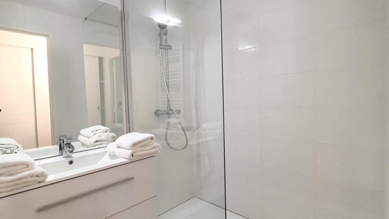 Fasthotel Oloron Hostellerie Du Paon Blanc Lurbe-Saint-Christau Екстер'єр фото