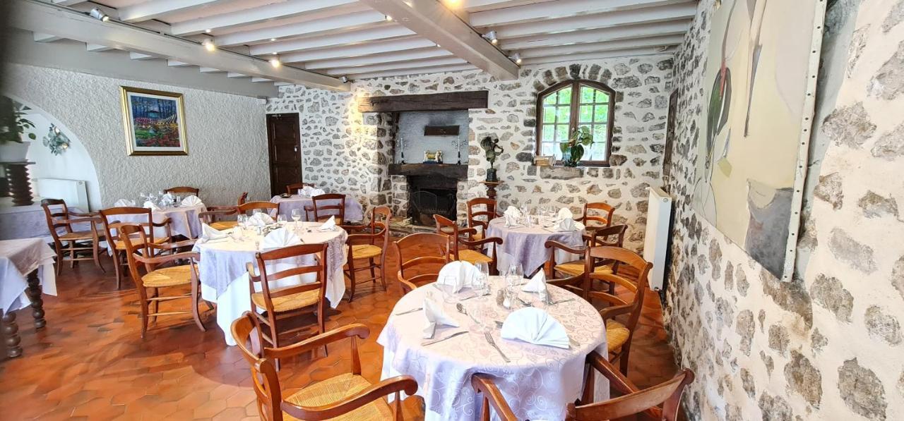 Fasthotel Oloron Hostellerie Du Paon Blanc Lurbe-Saint-Christau Екстер'єр фото
